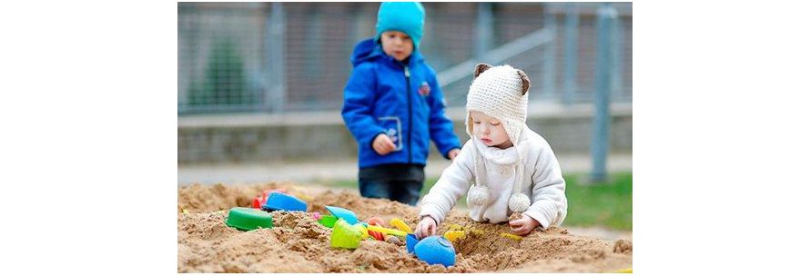 Какой песок выбрать для детской песочницы